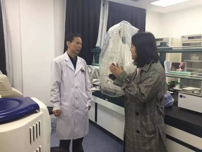 市三院醫(yī)學(xué)研究中心負責(zé)人參觀市中醫(yī)藥研究院實驗中心，共促醫(yī)學(xué)研究與試驗發(fā)展